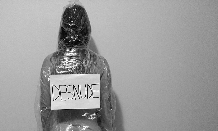 DESNUDE